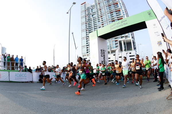 The Zayed Charity Run in Abu Dhabi, under the sponsorship of Hamdan Bin Zayed, successfully concludes with the participation of more than 7,000 male and female runners.