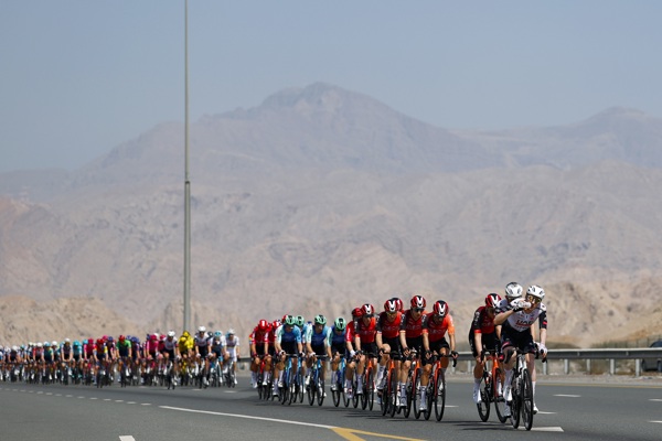 TADEJ POGACAR WINS STAGE 3 OF THE UAE TOUR AND BECOMES THE NEW RED JERSEY